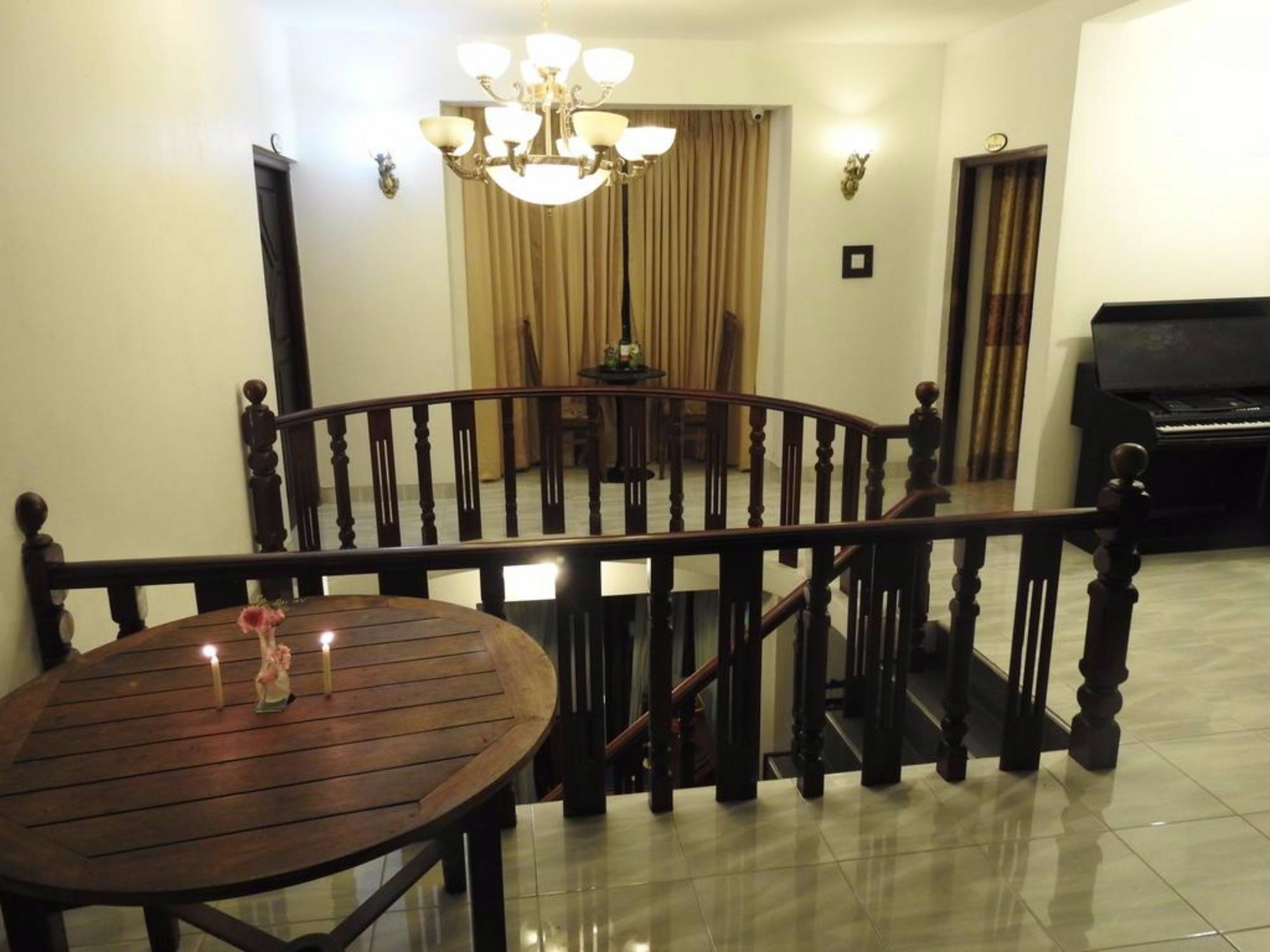 Oak Wood Inn كاندي المظهر الخارجي الصورة