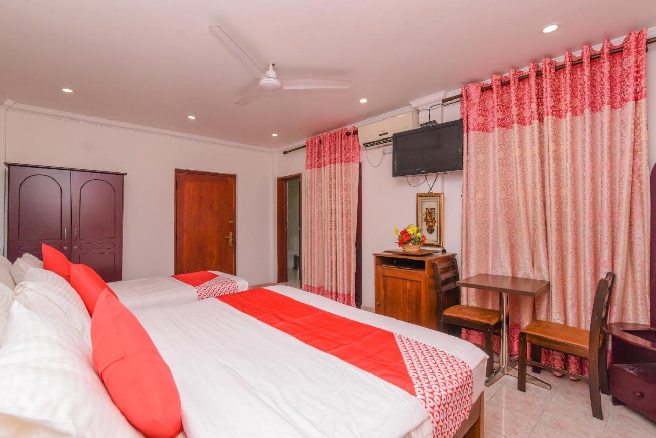 Oak Wood Inn كاندي المظهر الخارجي الصورة