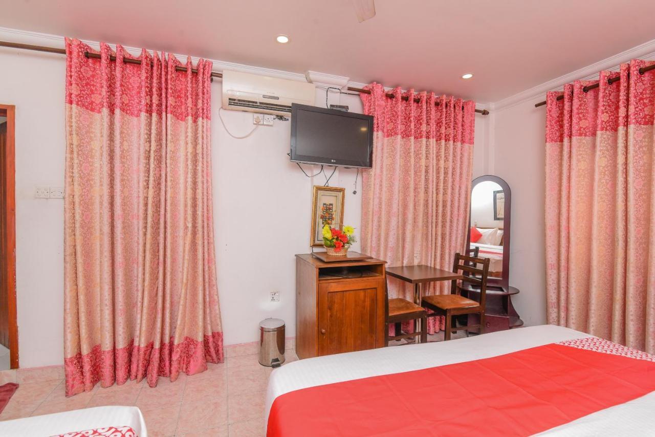 Oak Wood Inn كاندي المظهر الخارجي الصورة