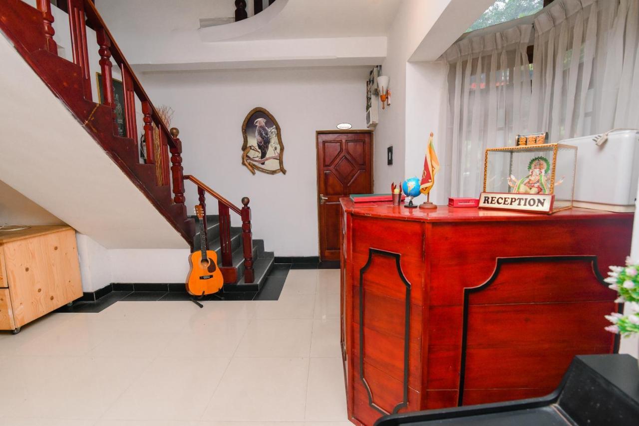 Oak Wood Inn كاندي المظهر الخارجي الصورة