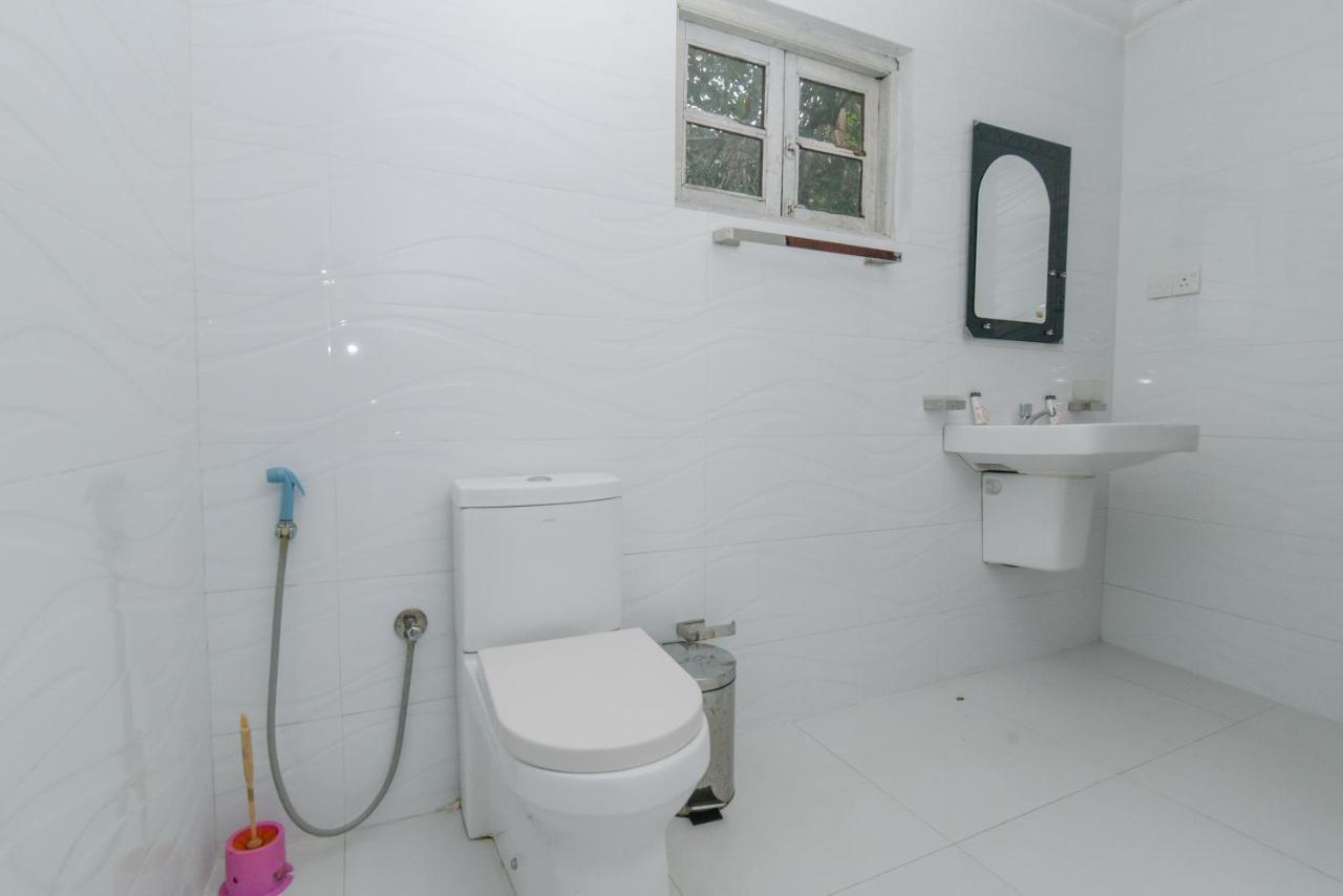 Oak Wood Inn كاندي المظهر الخارجي الصورة